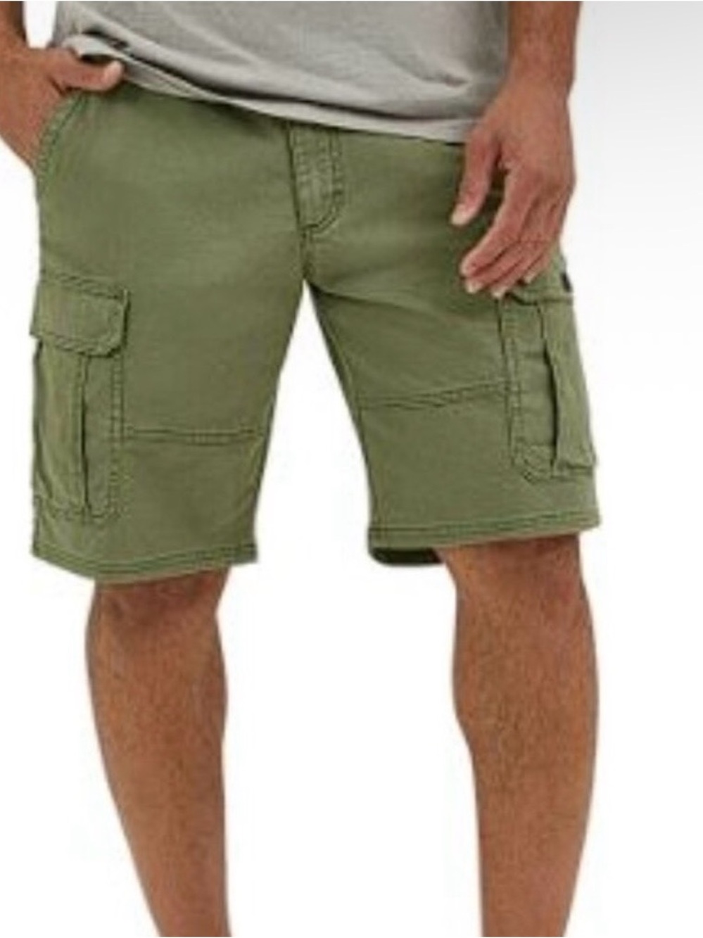 Wrangler Men's Olive Cargo Shorts - Comfortable Everyday Style